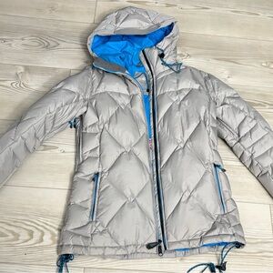 Eddie Bauer Women's Grey Quilted Ski Jacket with Blue Lining